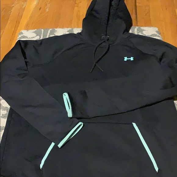 Under Armour Tops - Under Armour Sweatshirt Under Armour Tops - Under Armour Sweatshirt